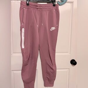 Size medium women’s Nike sweatpants